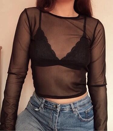 Sizce bu bluzun icine sutyende baska ne giyilebilir bralet olurmu?