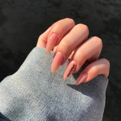 Uzun t�rnaklar itici mi, yoksa �ekici mi?