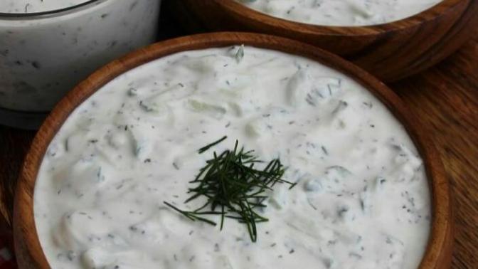 Cacığa dereotu mu koyulur yoksa nane mi?