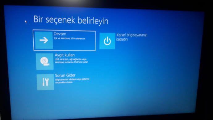 bi yeniden baslat bide gelismis secenekler secenekleri cikiyo yeniden baslata tiklayinca da acilmiyo gelismise tiklayincada yukar