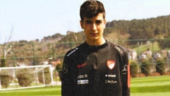 Şehidimiz Fethi Sekin'in oğlu Burak Tolunay Sekin U-16 Milli Takımına seçildi. Bu büyük bir başarı değil mi?