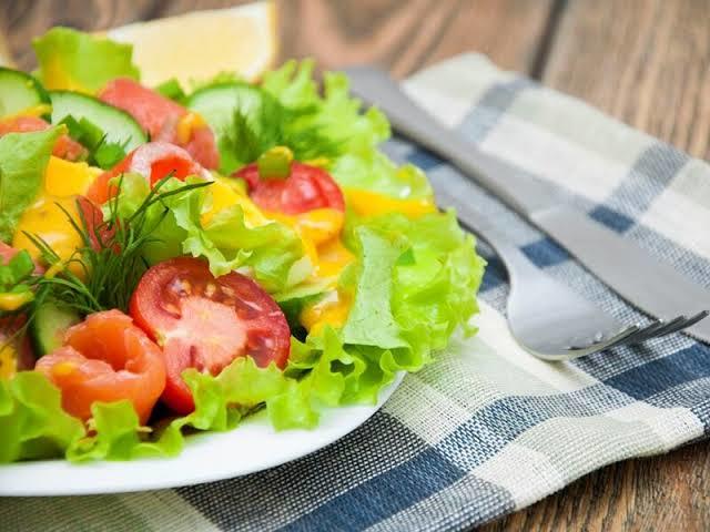 Diyete uygun lezzetli salata tariflerinizde neler var?