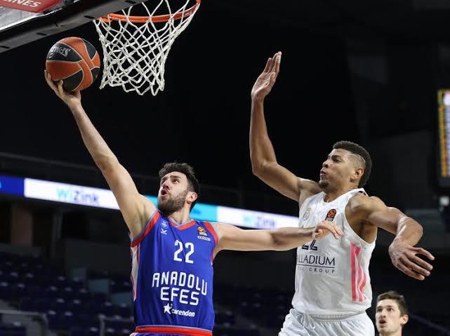 Anadolu Efes - Real Madrid eşleşmesinde hangi takım tur atlar?