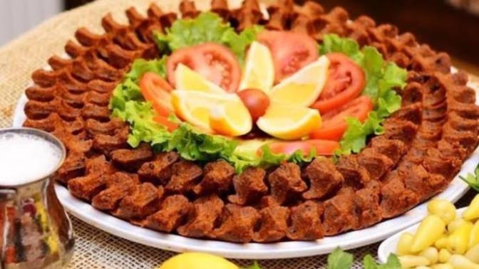 Çiğ köftenin yanına en çok hangi içecek yakışıyor?