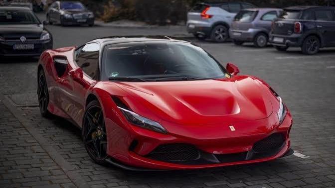 Hangi Ferrari modeli en güzeli?