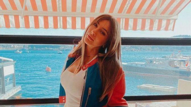 Şeyma Subaşı'nın sevgilisi özel jet bulamayınca uçağın tüm biletlerini satın aldı. Romantizm mi, görgüsüzlük mü?