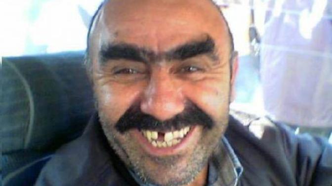 Tek kaşlı ve yakışıklı olmak imkansız mı?