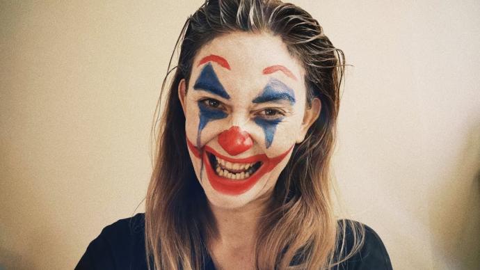 Sizce @Burbie ye Harley Quinn makyajı yapsam yakışır mı?