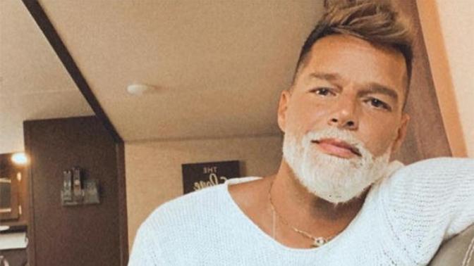 Sizce de Ricky Martin yeni haliyle çok çirkin olmamış mı?