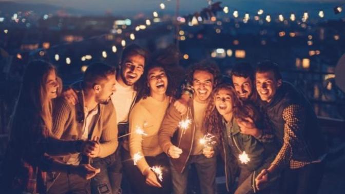 Eşinizin gece arkadaşlarıyla dışarı çıkmasına izin verir misiniz?