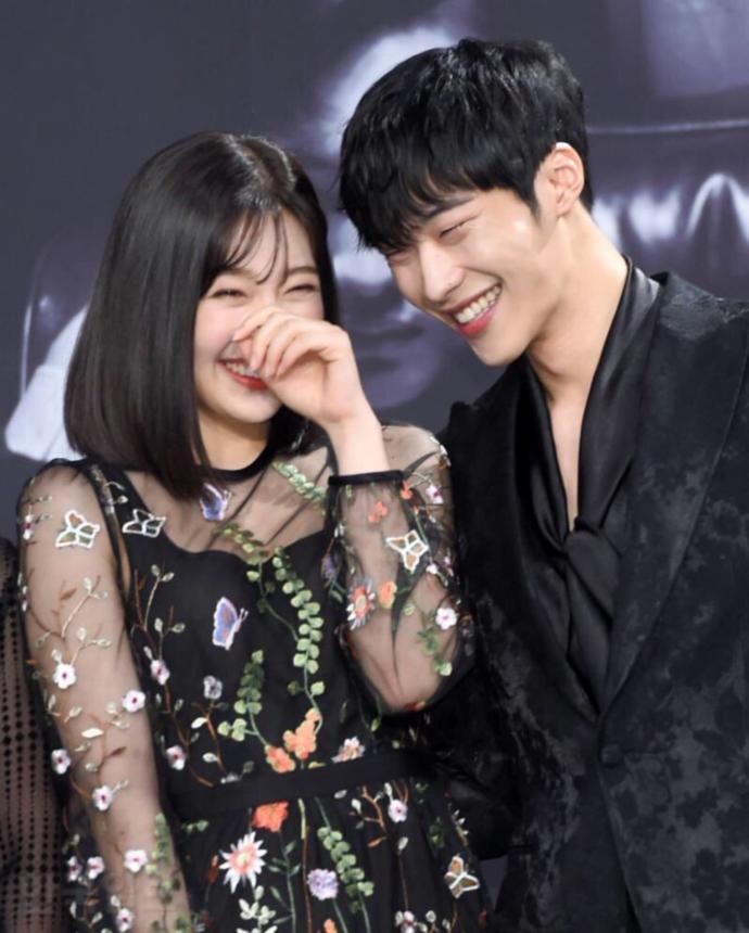 Sizce  bu K-Drama çiftlerinden hangisi daha iyi ve hoş duruyor?