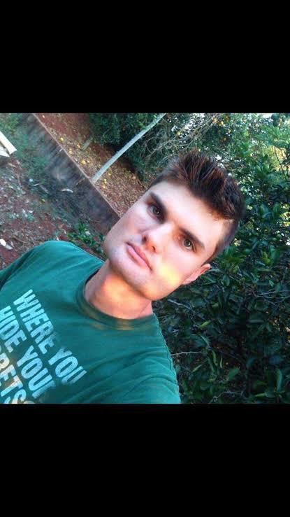 Her erkek jawline dolgusu yaptırmalı mı?
