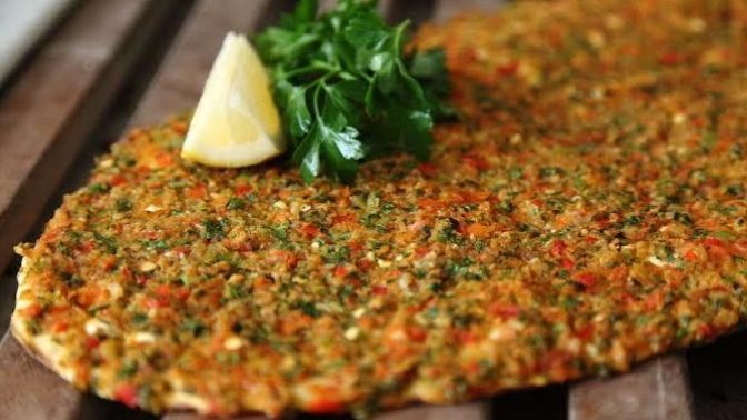 Sizce lahmacun soğanlı mıdaha güzel olur, yoksa soğansız mı?
