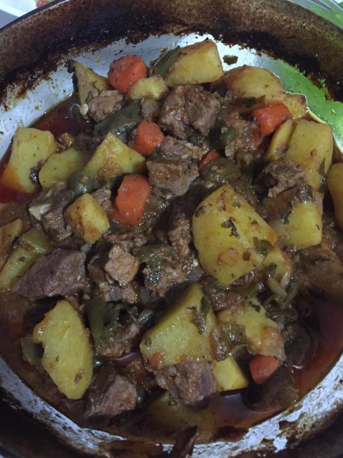İftara ne yaptınız? Ben dolma yaptım. Bu arada yemeğim güzel görünüyor mu😋?