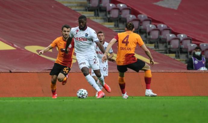 Galatasaray Trabzonsporla TT Arenada 1-1 berabere kalarak şampiyonluk şansını büyük oranda kaybetti! Maçı nasıl buldunuz?