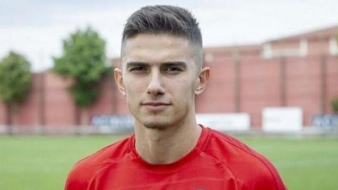 Berat Ayberk Özdemir sizce yakışıklı futbolcu mu?
