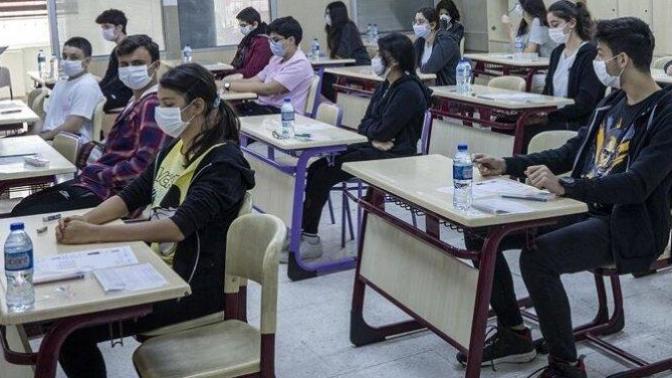 Ortaokul ve liselerde 3 Mayıs'a ertelenen sınavlar yapılmalı mı yoksa yeniden ertelenmeli mi?