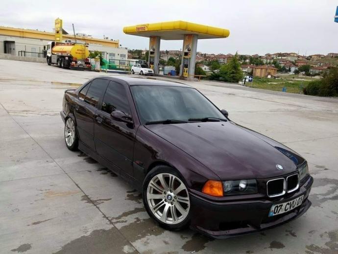 Hangi araba sizin manita?