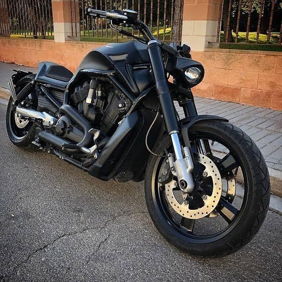 Hangi araba sizin manita?