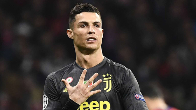 Cristiano Ronaldo mu daha iyi futbolcu yoksa Ronaldinho mu?