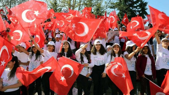 23  Nisan  anmaları yasak, tarikat cenazeleri serbest! Türkiye Cumhuriyeti mollalar devleti mi oldu?