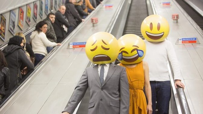 Yüz ifadeniz en son attığınız emoji ifadesi olsaydı, bu hangi emoji olurdu?