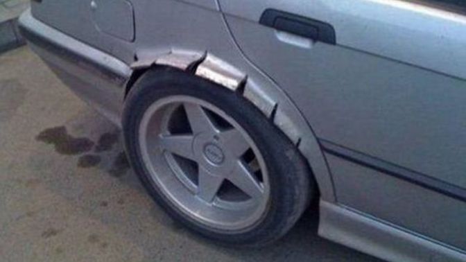 Arabanızı hem geniş lastik yapıp hem pıstırmak için çamurluk ağızlarını kestirir misiniz?