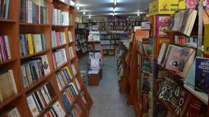 Kitap alışverişlerinizi kitapçıdan mı yoksa internetten mi yapmayı tercih edersiniz?