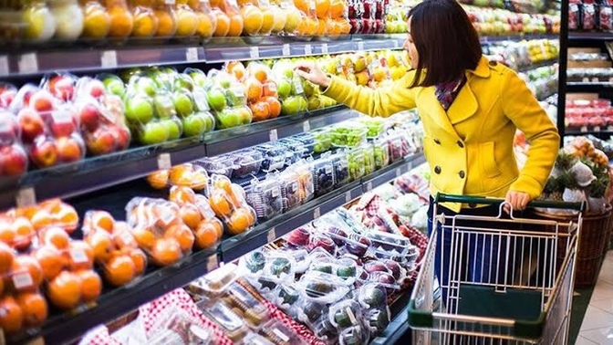 Sizin evinizde alışverişleri kim yapar?