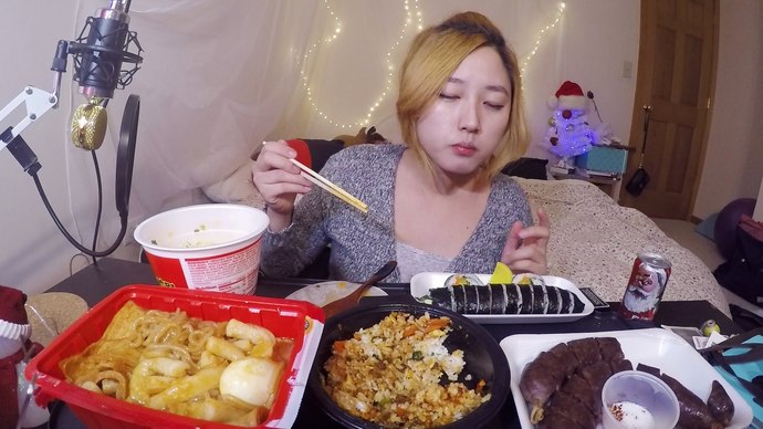 Oruçluyken yemek videoları izlemek orucu bozar mı?
