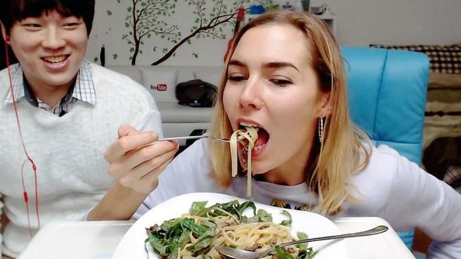 Oruçluyken yemek videoları izlemek orucuma zarar verir mi?