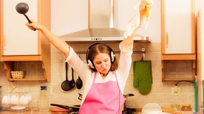 Yemek yaparken müzik dinlersem yemeklerim daha lezzetli oluyor. Sizce tesadüf mü?