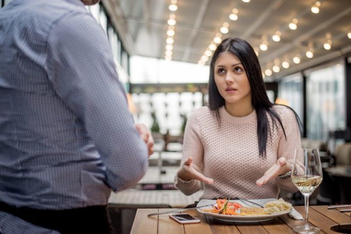 Bir restoranda, gelen siparişi geri göndermeniz için o yemekte nasıl bir terslik olması gerekir?
