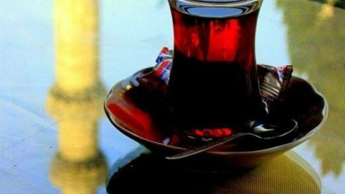 Çay dediğin demli mi olur açık mi?