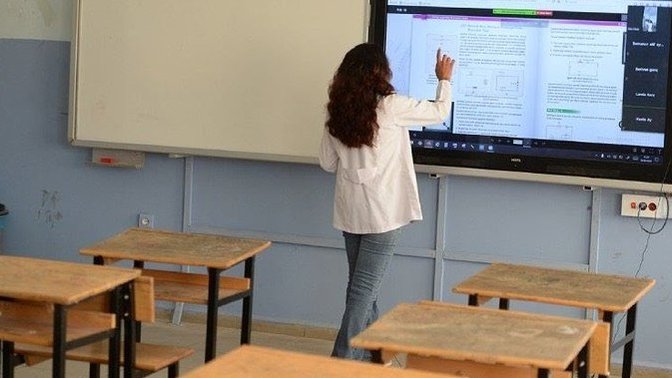 MEB açıkladı: Öğrencisi derse girmeyen öğretmenin ücreti kesilecek. Bu karar hakkında ne düşünüyorsunuz?