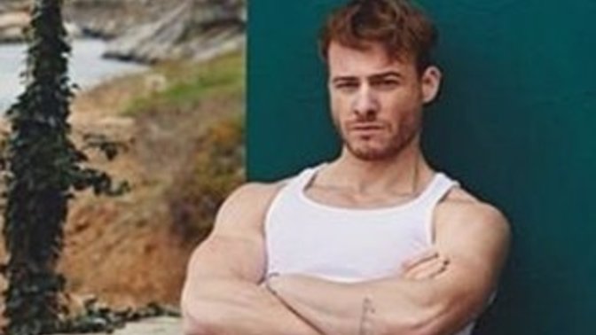 Kerem Bursin'i yakışıklı bulmayan tek ben miyim?