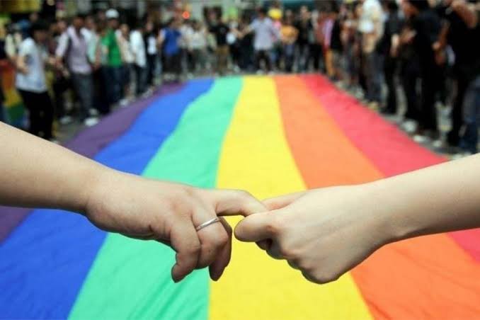 LGBTİQ+ ı savunur musun? Yoksa homofobik misin?
