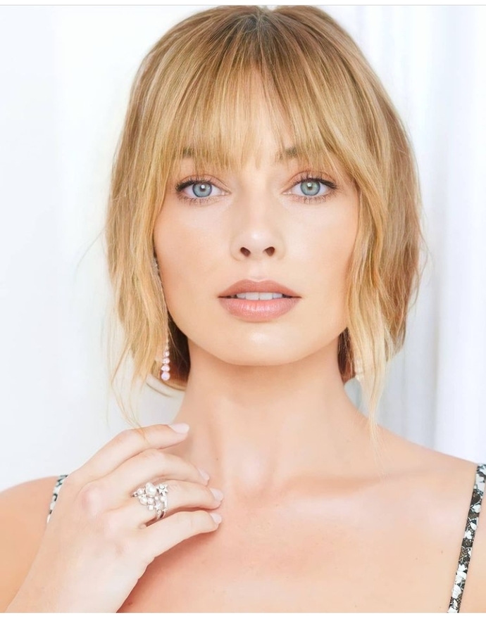 Margot Robbieye kahkül yakışmış mı sizce 😍 ?