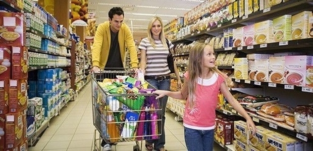 Tam kapanmada markete ailece gidenlere ceza yazılacak. Market alışverişine kimle gidersiniz?