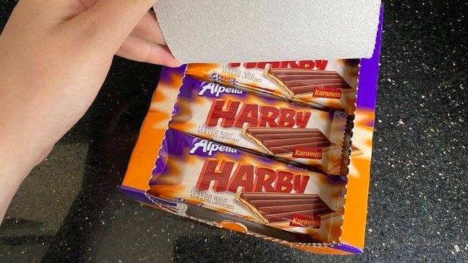 Arkadaşım bana bir kutu Harby almış. 😍 Sen hangi çikolatadan 1 kutu isterdin?