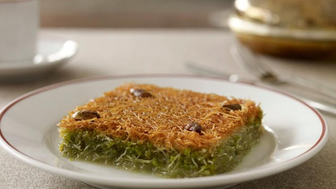 Kadayıf tatlısının yanında dondurma mı kaymak mı?