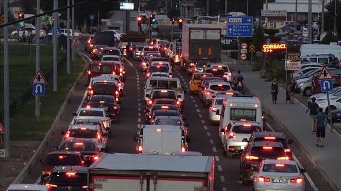 Tam kapanma yasağını tatil olarak değerlendirenler hakkında ne düşünüyorsunuz?