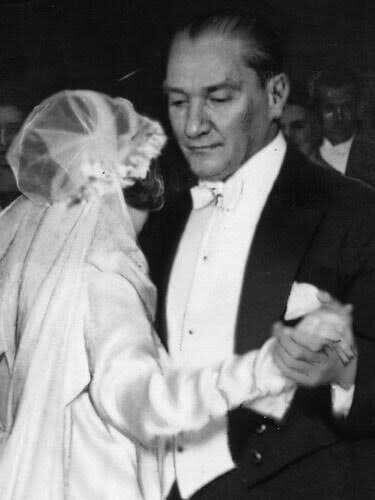 Bugün Dünya Dans Günü! Elçin Sangu'nun dansını beğendiniz mi?