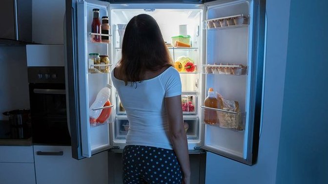 Geç saatlerde gelen yemek yeme isteğimi nasıl durdurabilirim?