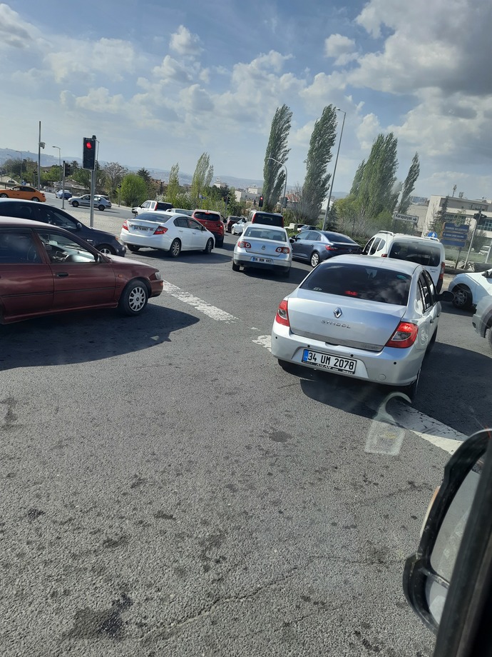 Herkes sokaklarda, bu nasıl tam kapanma?