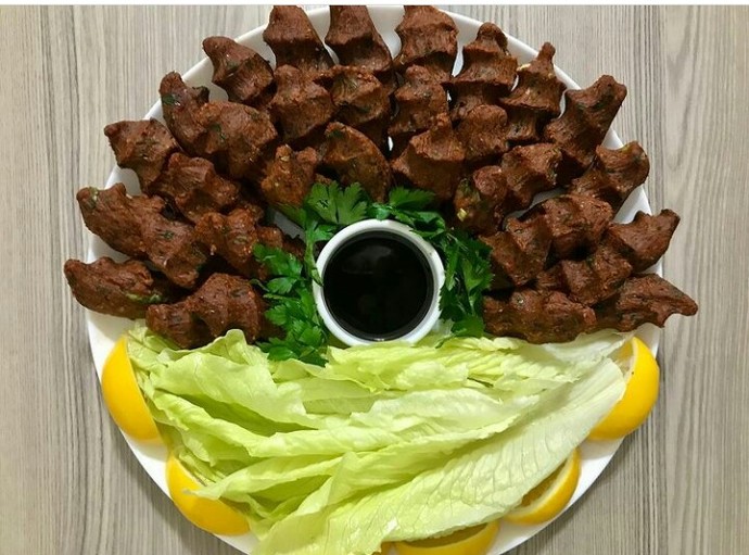 Tercihinizi yapın; mercimekli köfte mi, çiğköfte mi?