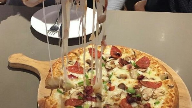 En fazla kaç kişilik pizza yiyebilirsiniz?