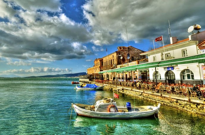 İlk kez beraber yaz tatiline gidecek olan yeni evli genç çifte tatil için Türkiye'de nereye gitmeyi önerirsiniz?