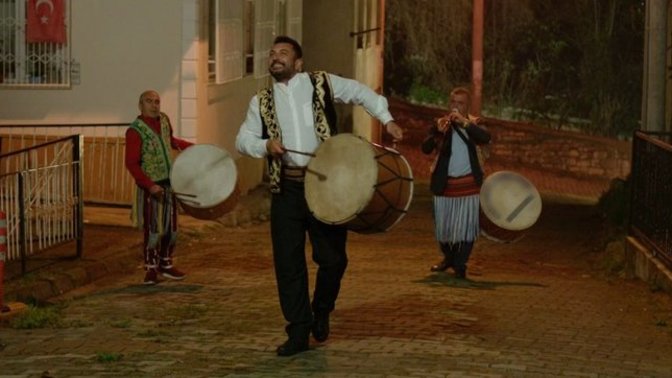 Ben davul sesini çekmek zorunda mıyım?