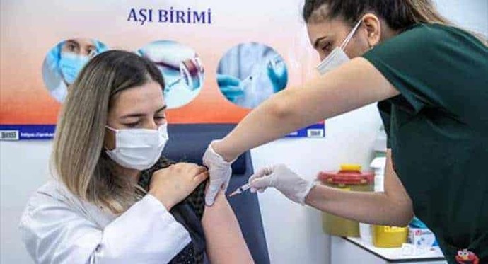 Bakan : Yazın 18 yaş ve üstünün aşılanması tamamlanacak. Bu yaz aşılanma ile normalleşme olur mu?